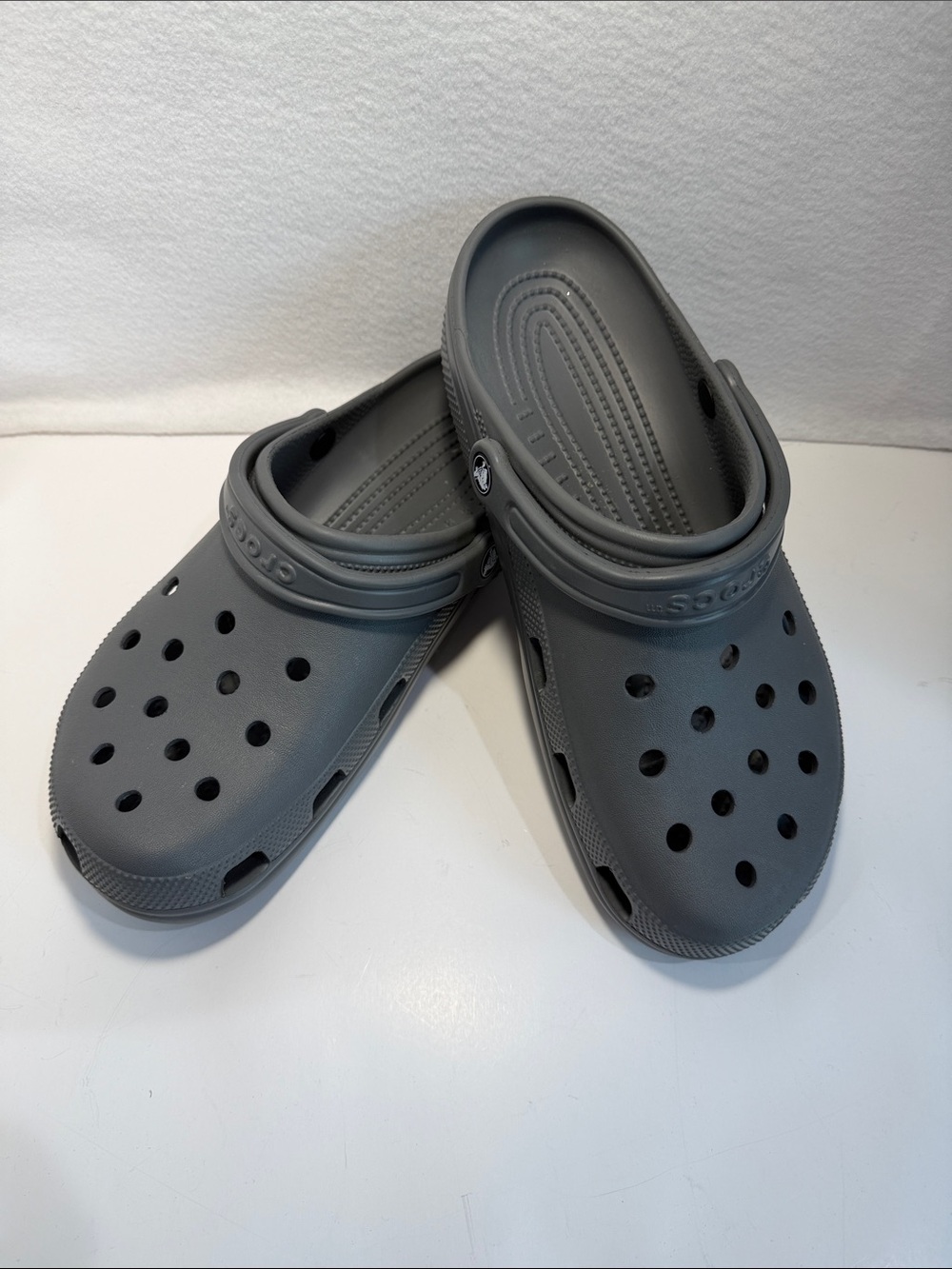 Crocs Slip On Shoes Men’s Gray Size 11